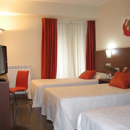 Hotel Txartel Lasarte Oria ภายนอก รูปภาพ