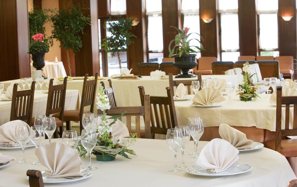 Hotel Txartel Lasarte Oria ภายนอก รูปภาพ