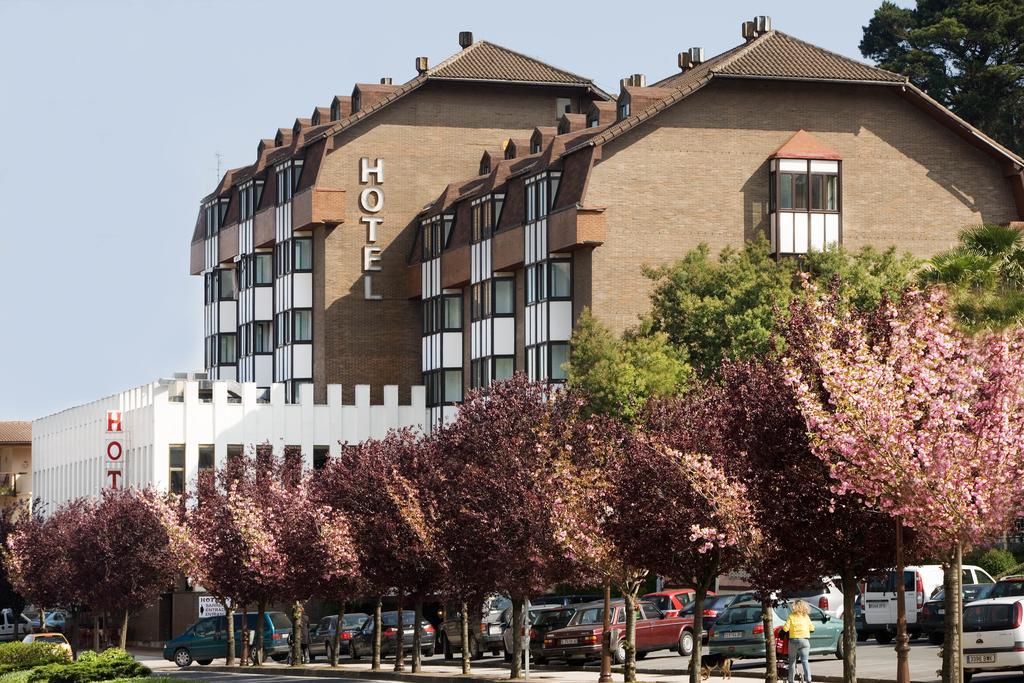 Hotel Txartel Lasarte Oria ภายนอก รูปภาพ