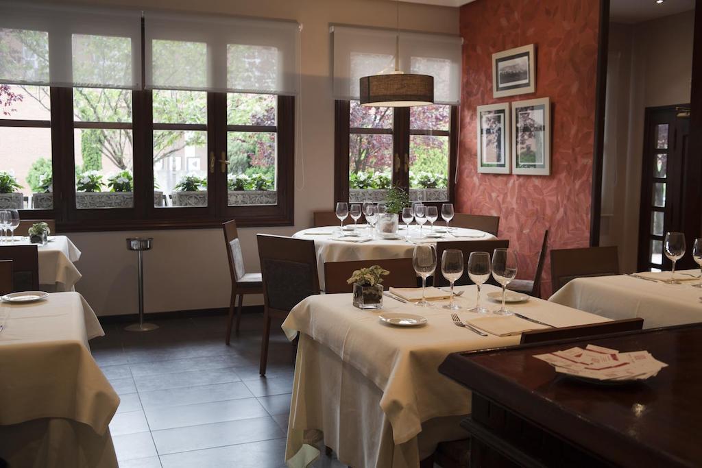 Hotel Txartel Lasarte Oria ภายนอก รูปภาพ