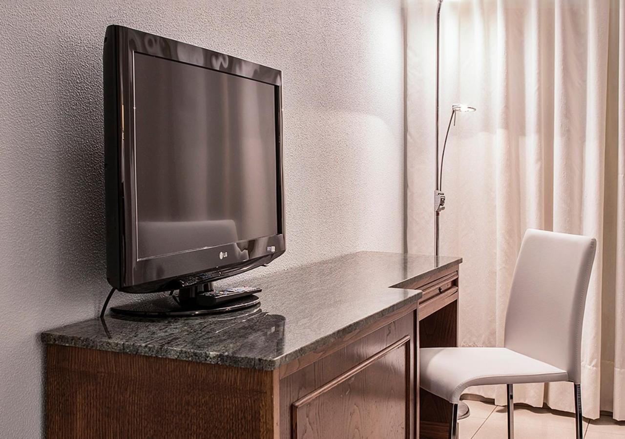 Hotel Txartel Lasarte Oria ภายนอก รูปภาพ