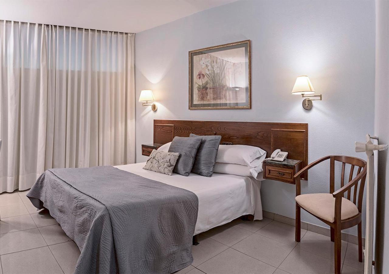 Hotel Txartel Lasarte Oria ภายนอก รูปภาพ