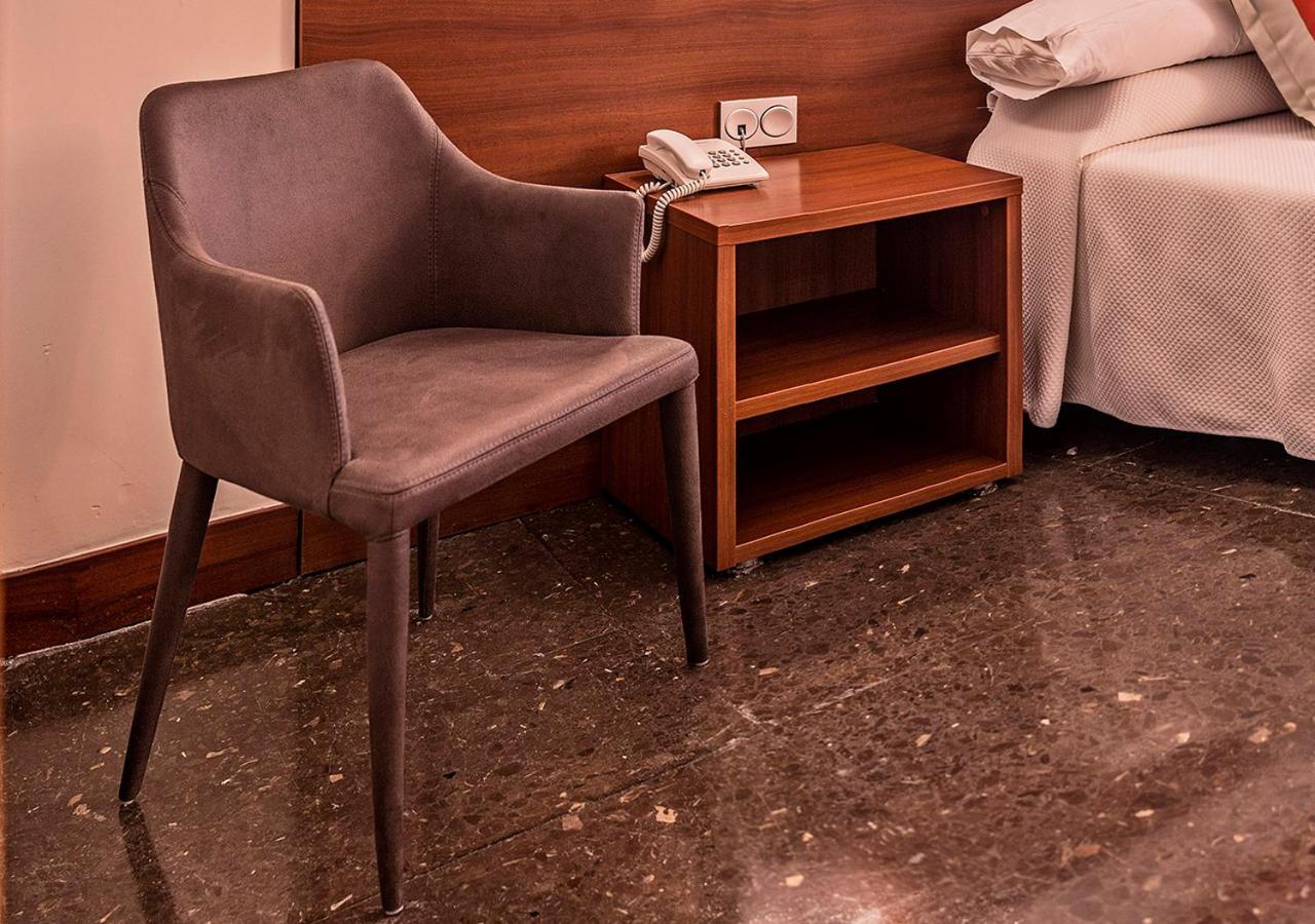 Hotel Txartel Lasarte Oria ภายนอก รูปภาพ