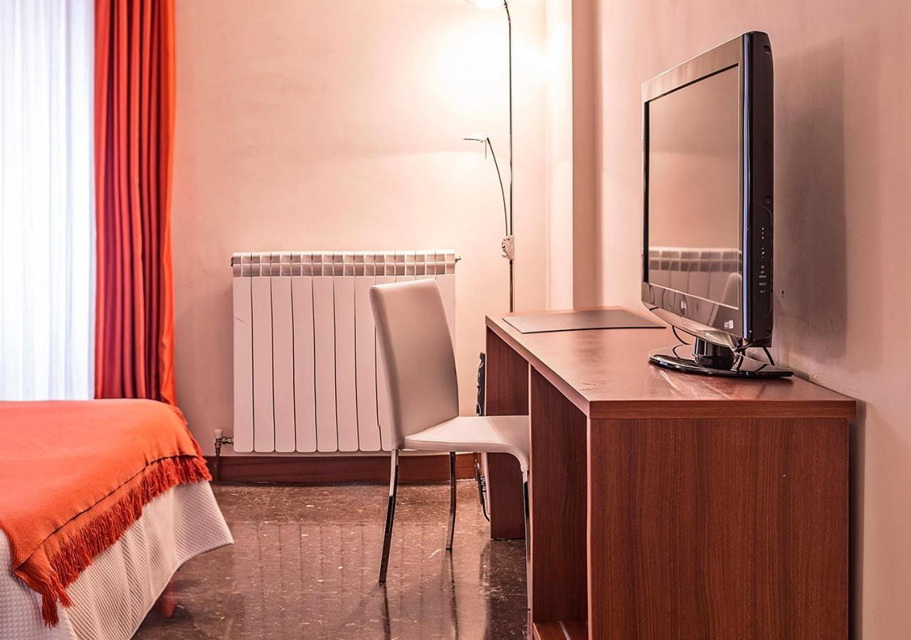 Hotel Txartel Lasarte Oria ภายนอก รูปภาพ