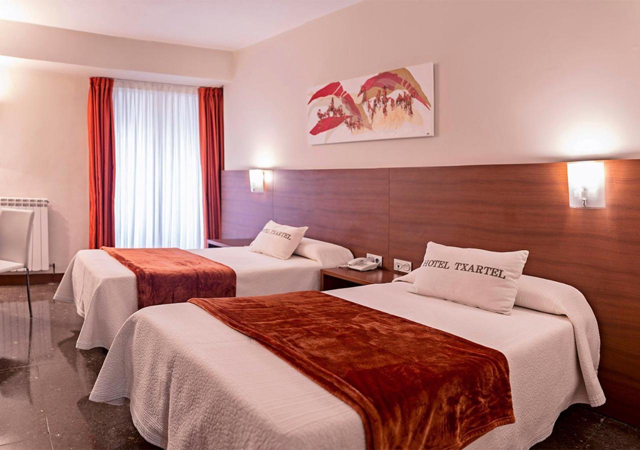 Hotel Txartel Lasarte Oria ภายนอก รูปภาพ
